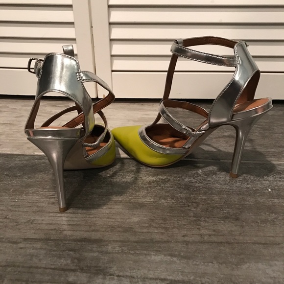 STEVE MADDEN Pointed Heels - Picture 2 of 6